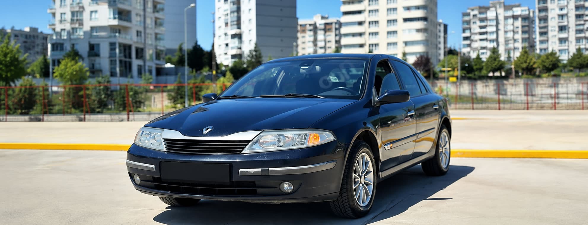 Renault Laguna 1.6 İncelemesi: Yakıt Tüketimi, Bilinen Sorunlar ve İkinci El Rehberi - Otomobil İncelemeleri kategorisinde blog yazısı görseli