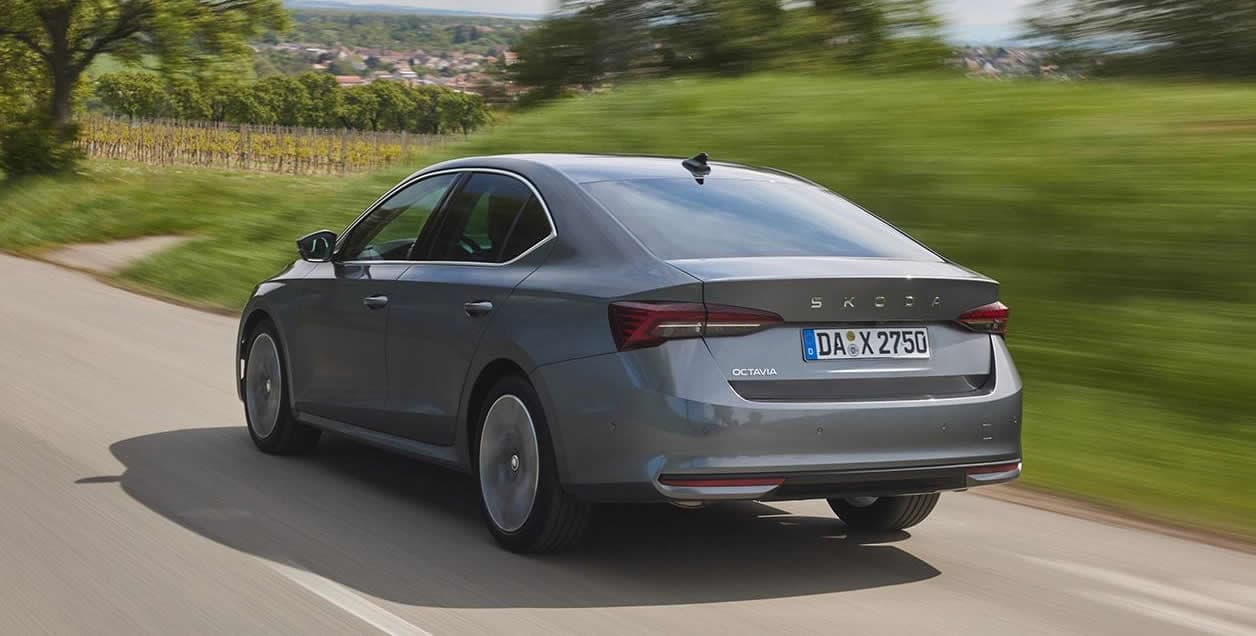 Skoda Octavia 1.5 e-Tec Alınır mı? Yakıt Tüketimi, Fiyat ve Kronik Sorunları (2026)